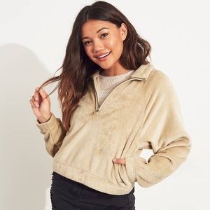 SOLD on Merc✨NWT Hollister soft furry half-zip
